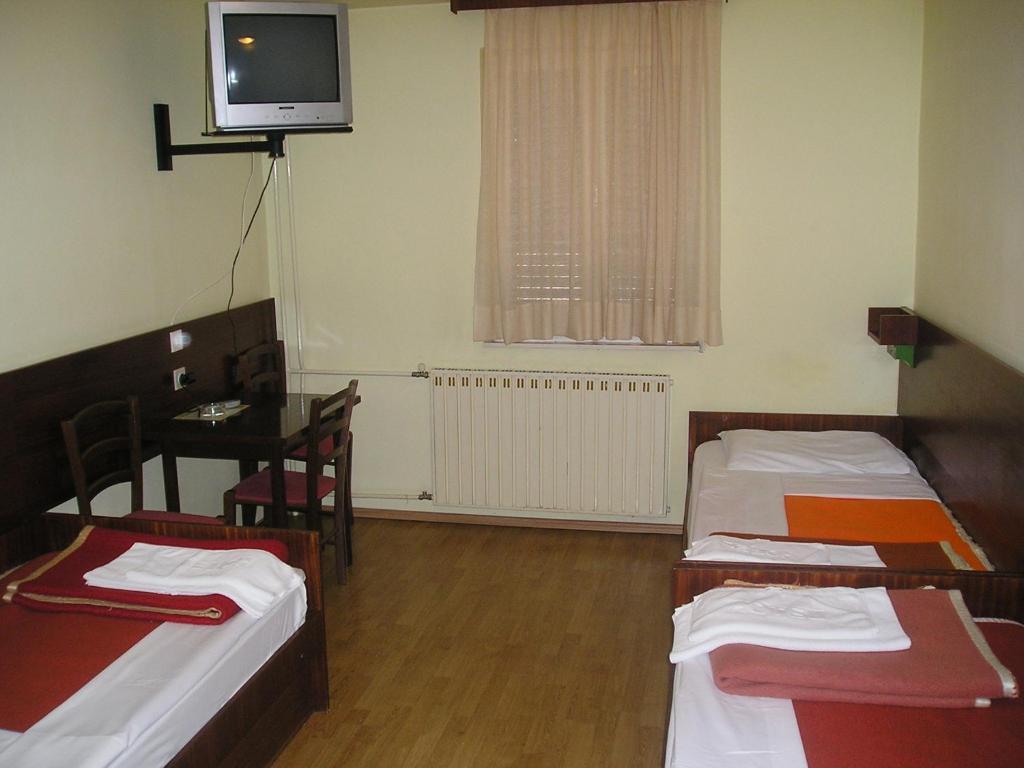 Hotel 克拉列维察 外观 照片